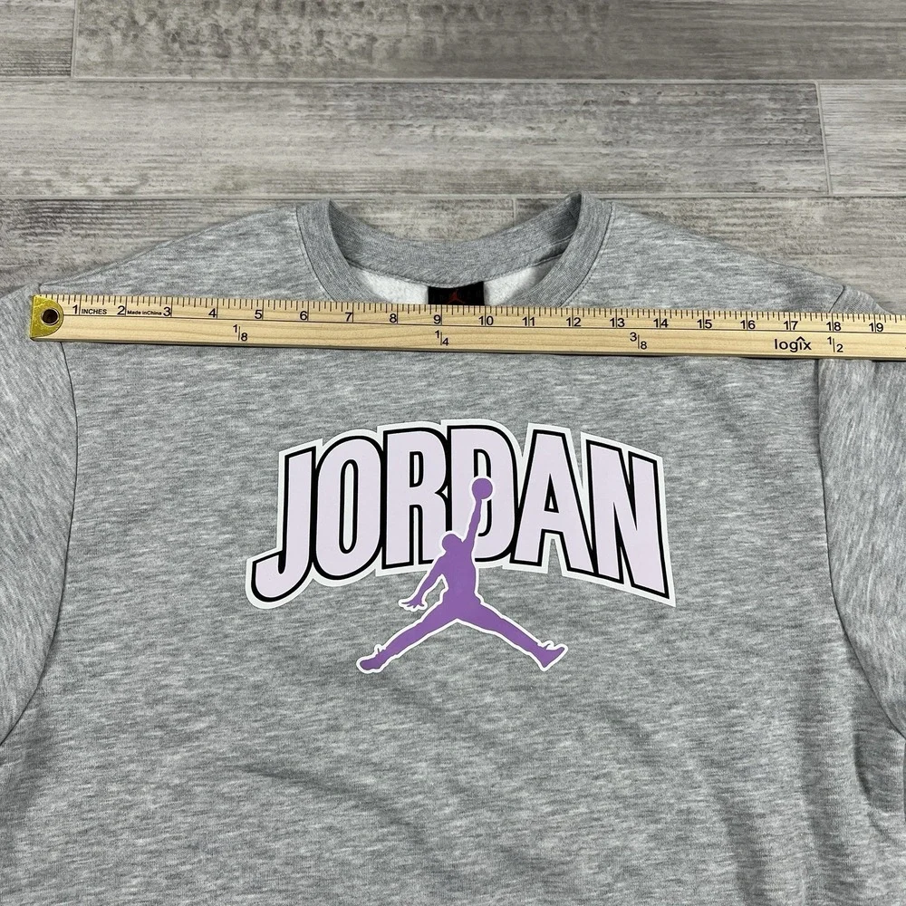 Youth Nike Jordan Logo Girls Large Light‎ Gray Crewneck Sweatshirt NWT. MSRP $50